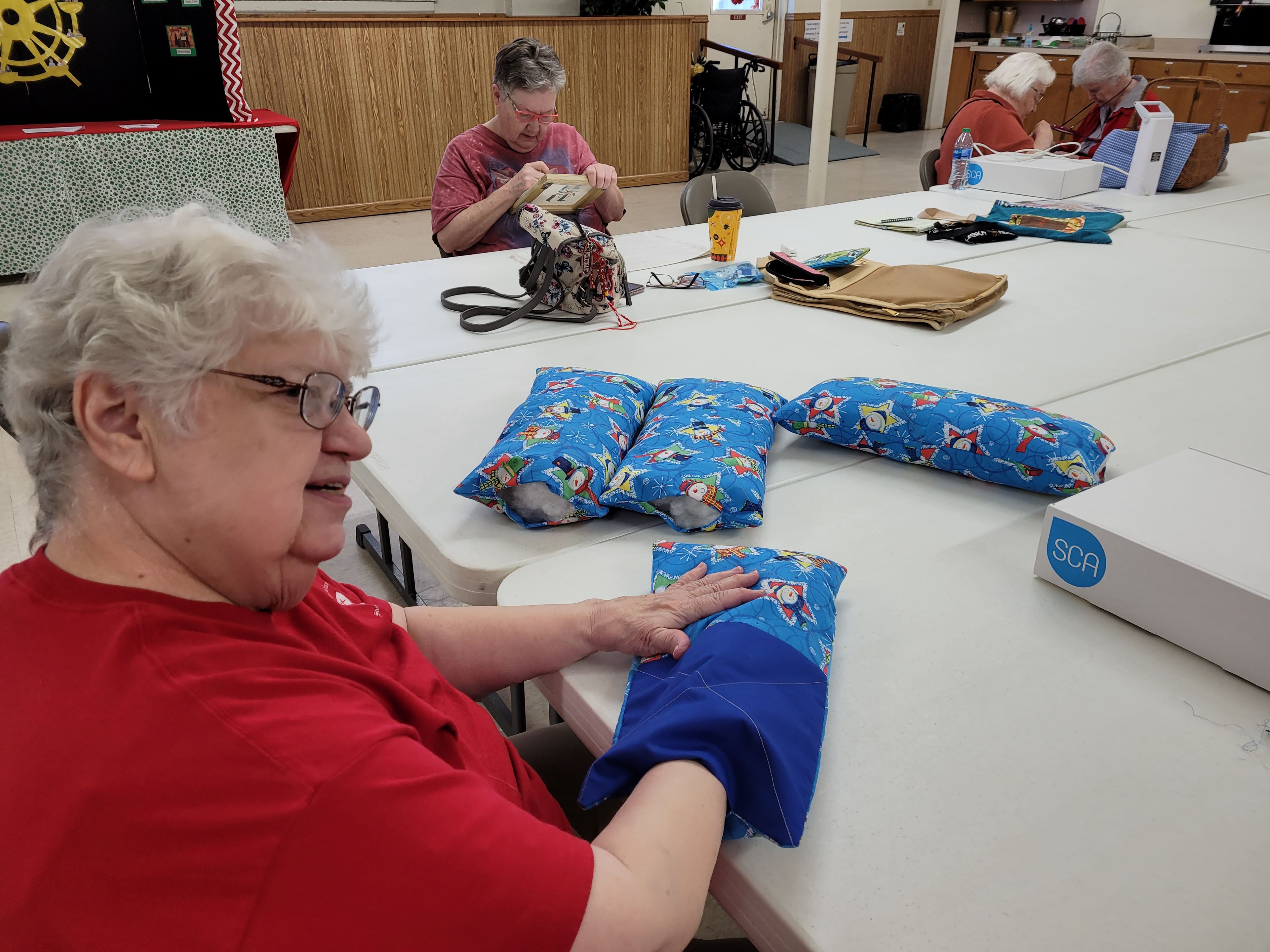 Quilt society holds meeting in Stuttgart