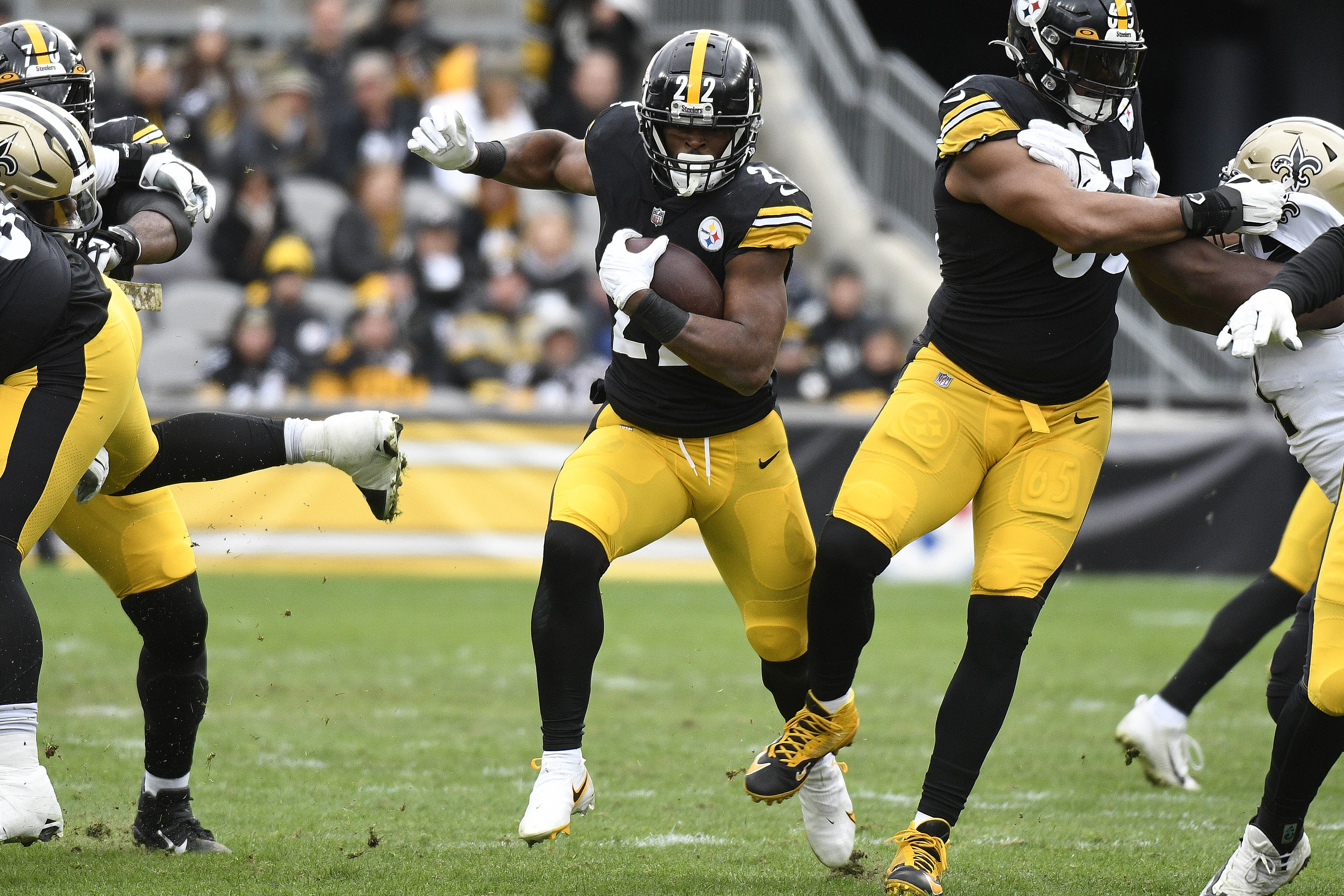 Steelers ride defense to 20-10 win over listless Saints