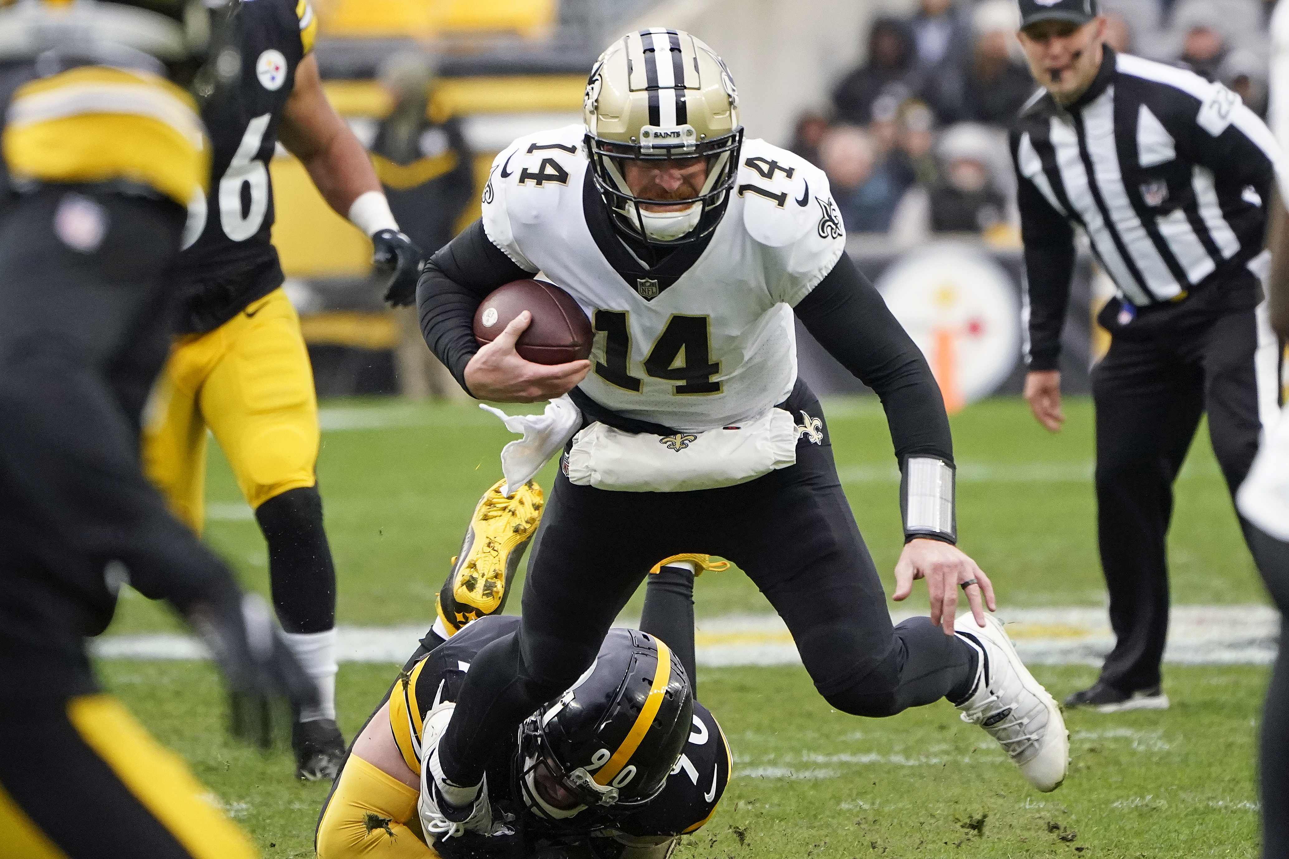 Steelers ride return of T.J. Watt to 20-10 win over listless