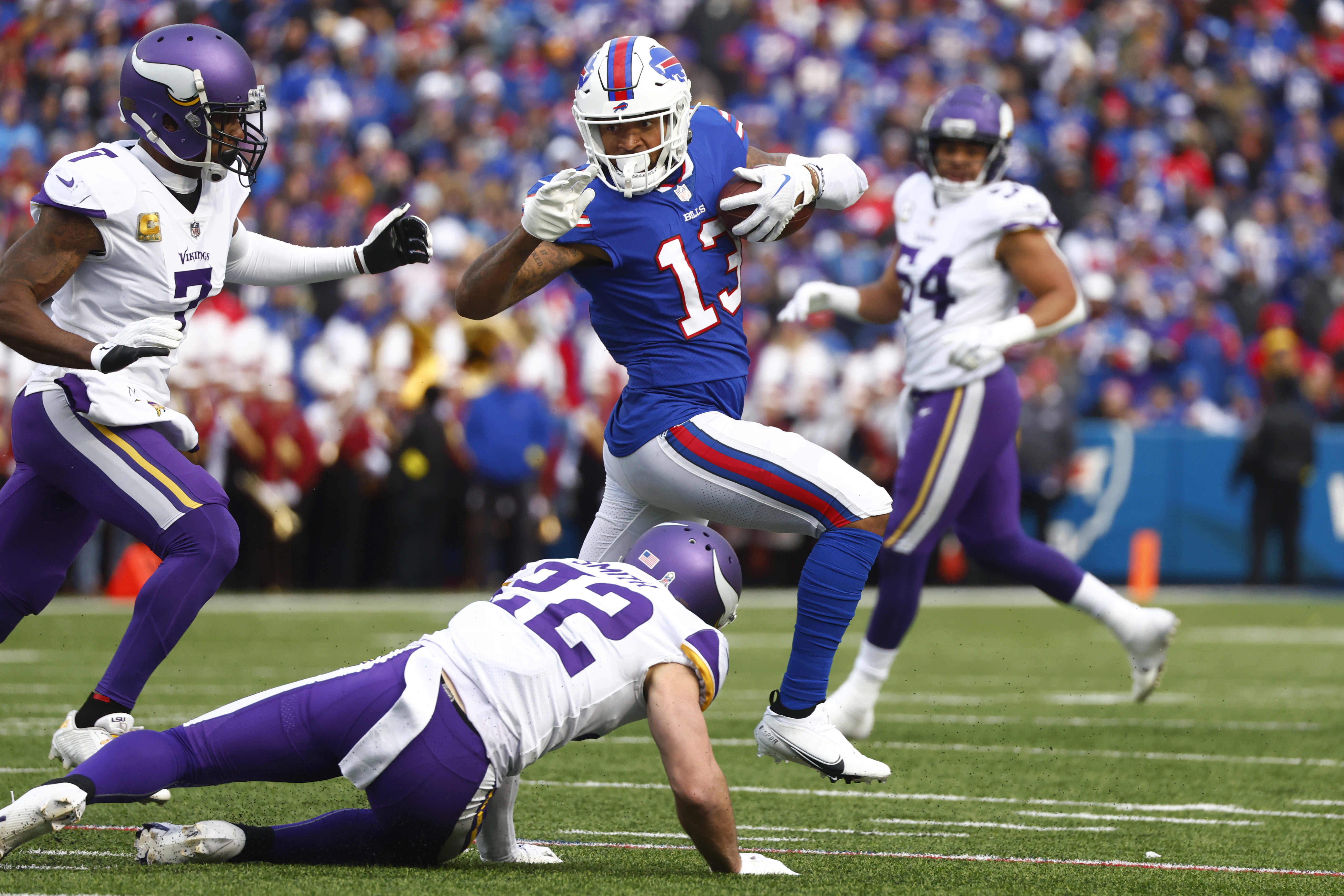 Vikings take advantage of critical Allen turnovers, stun Bills