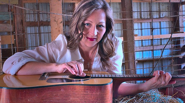 Singer/songwriter Juli Tapken celebrates season with cozy new EP - Vimarsana News