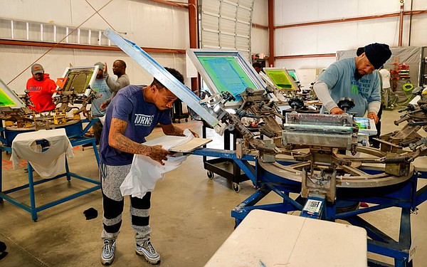 T-shirt printing nonprofit changes lives of former inmates - Vimarsana News