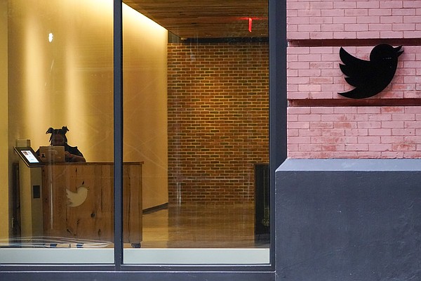 Twitter risks fraying as engineers exit - Vimarsana News