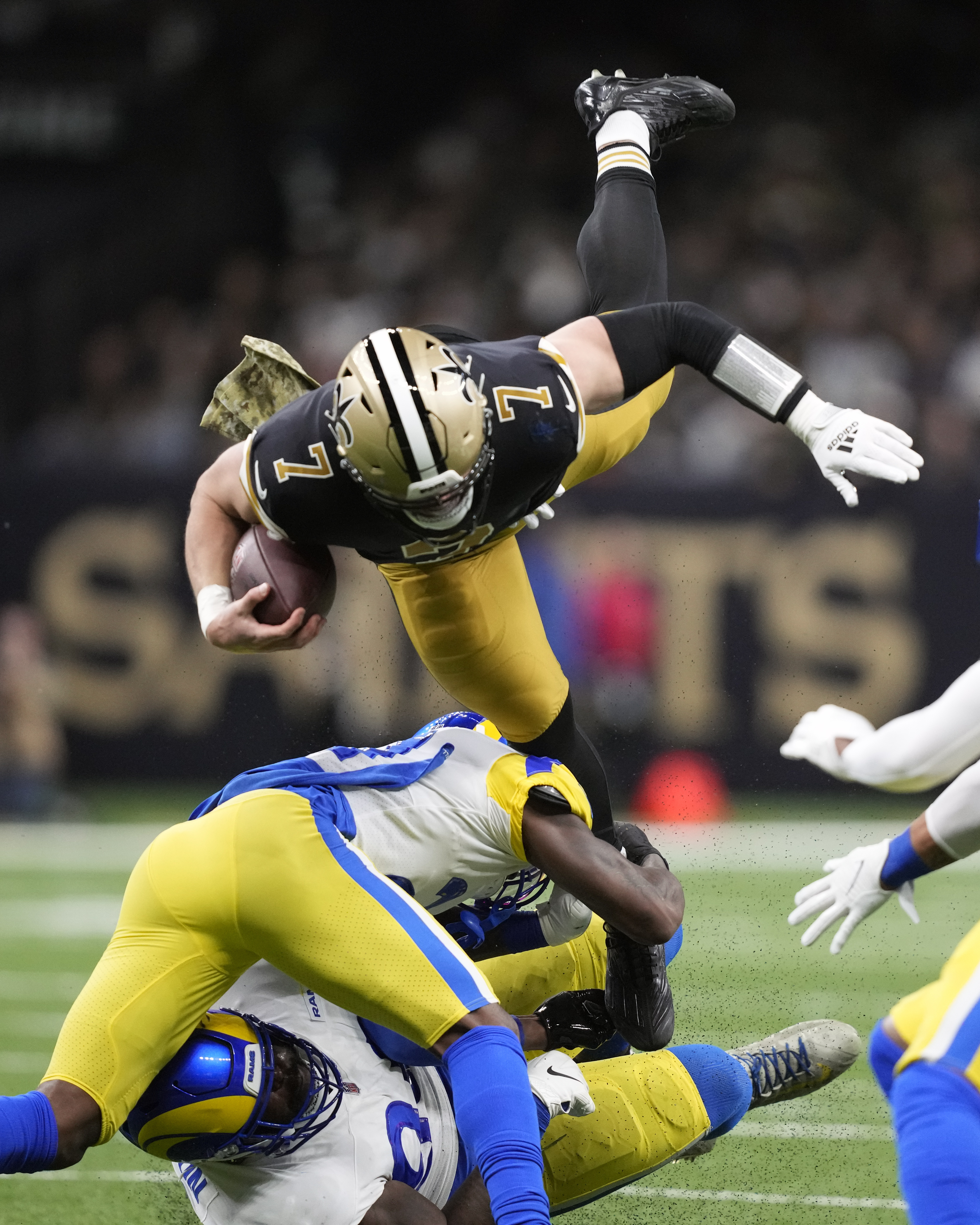 Andy Dalton passes for 3 TDs as Saints top Rams, 27-20