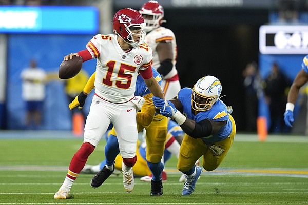 Chiefs face Chargers with AFC West lead on the line