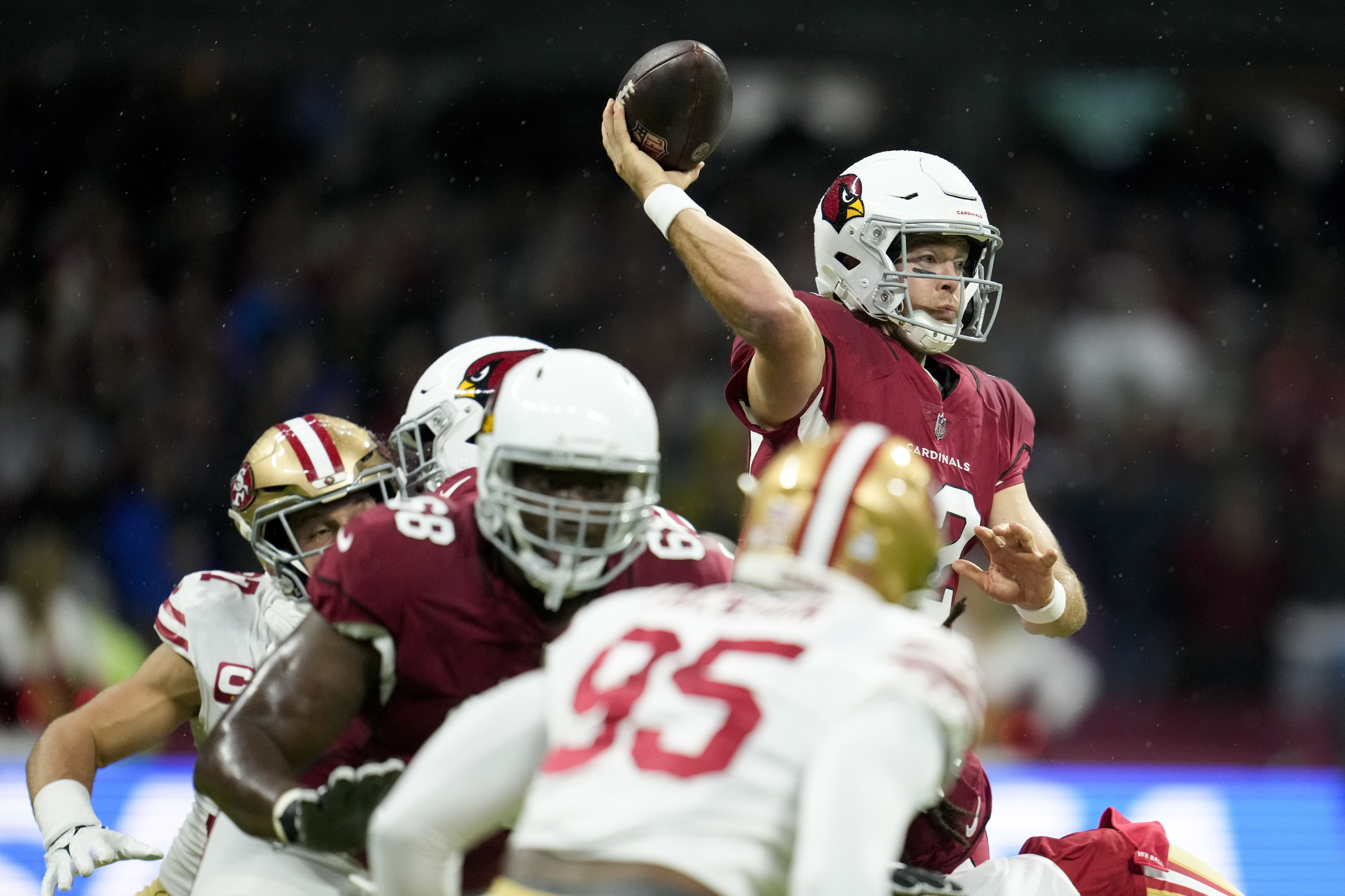 Jimmy Garoppolo tosses four touchdowns in 49ers' rout of Cardinals