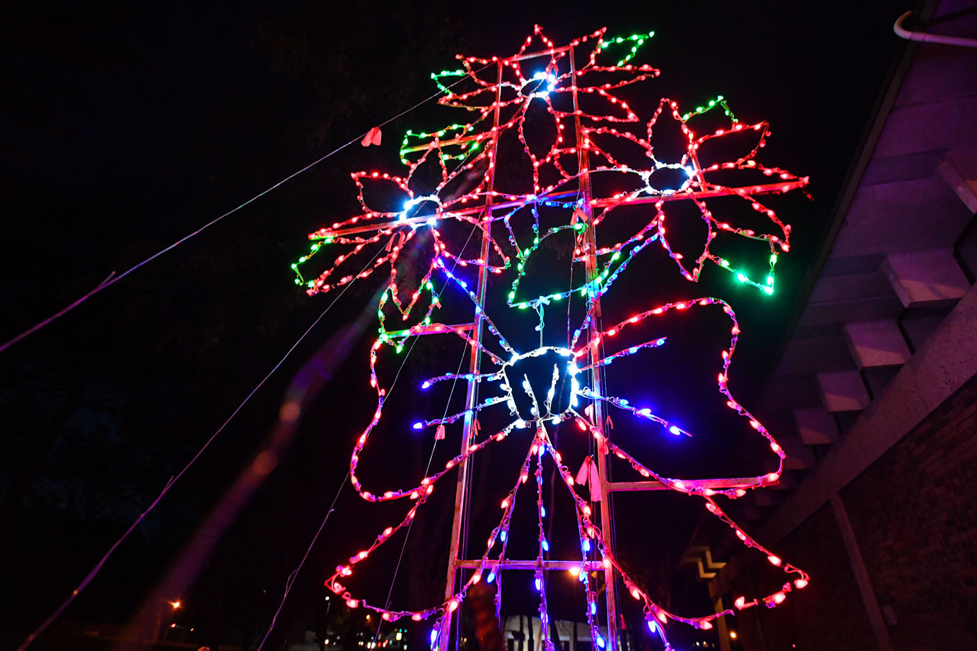 Creekmore Park prepares for holiday light display and express train event to brighten downtown Fort Smith - Vimarsana News