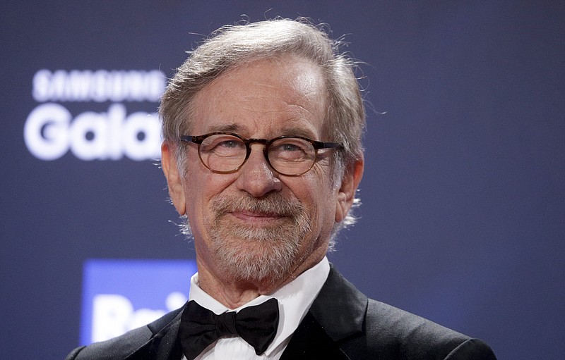 El director de cine Steven Spielberg llega a recibir un galardón por su trayectoria en los Premios David Donatello en Roma, el 21 de marzo de 2018. (AP Foto/Gregorio Borgia, archivo)