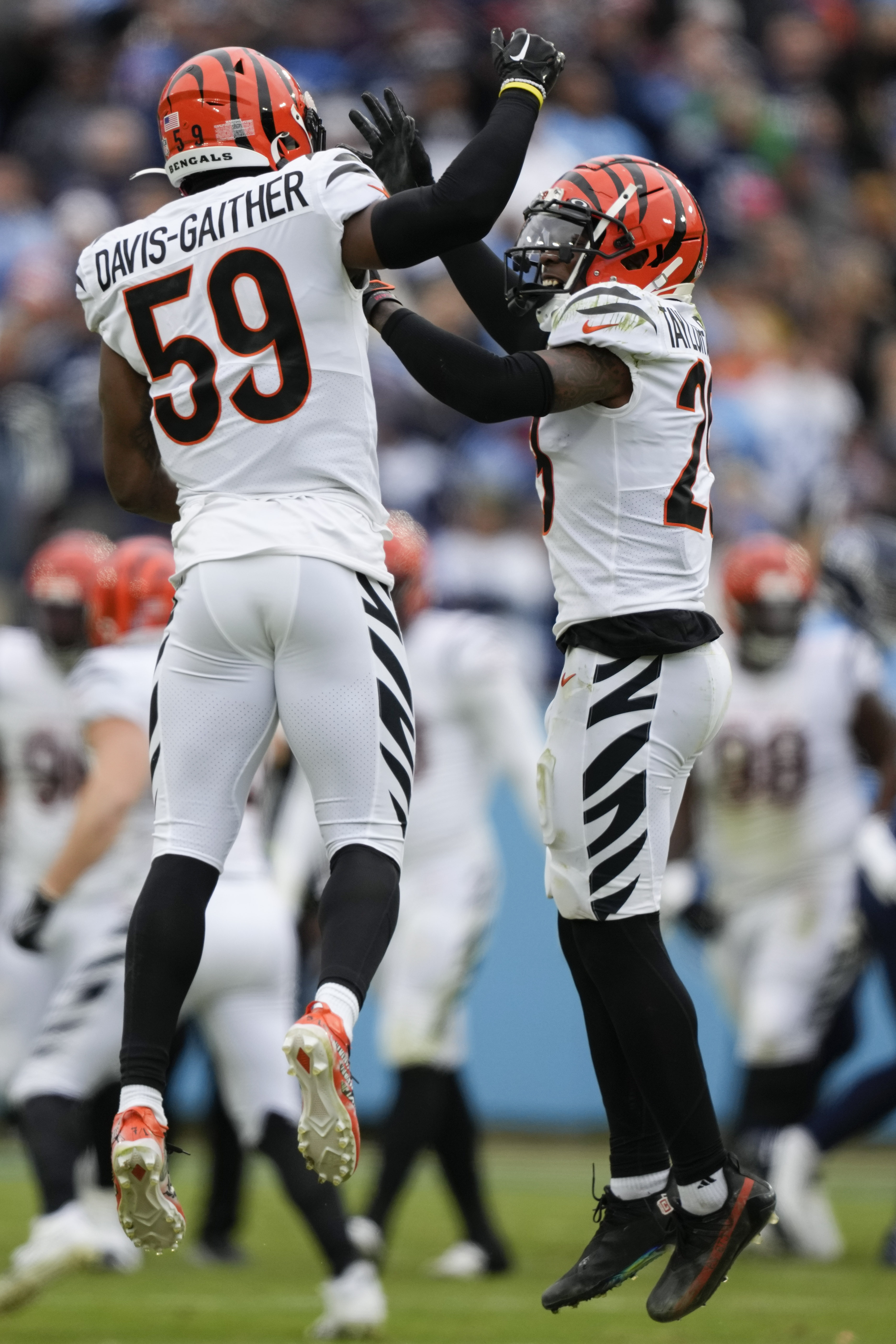 Cincinnati Bengals cornerback Cam Taylor-Britt (29) lines up for