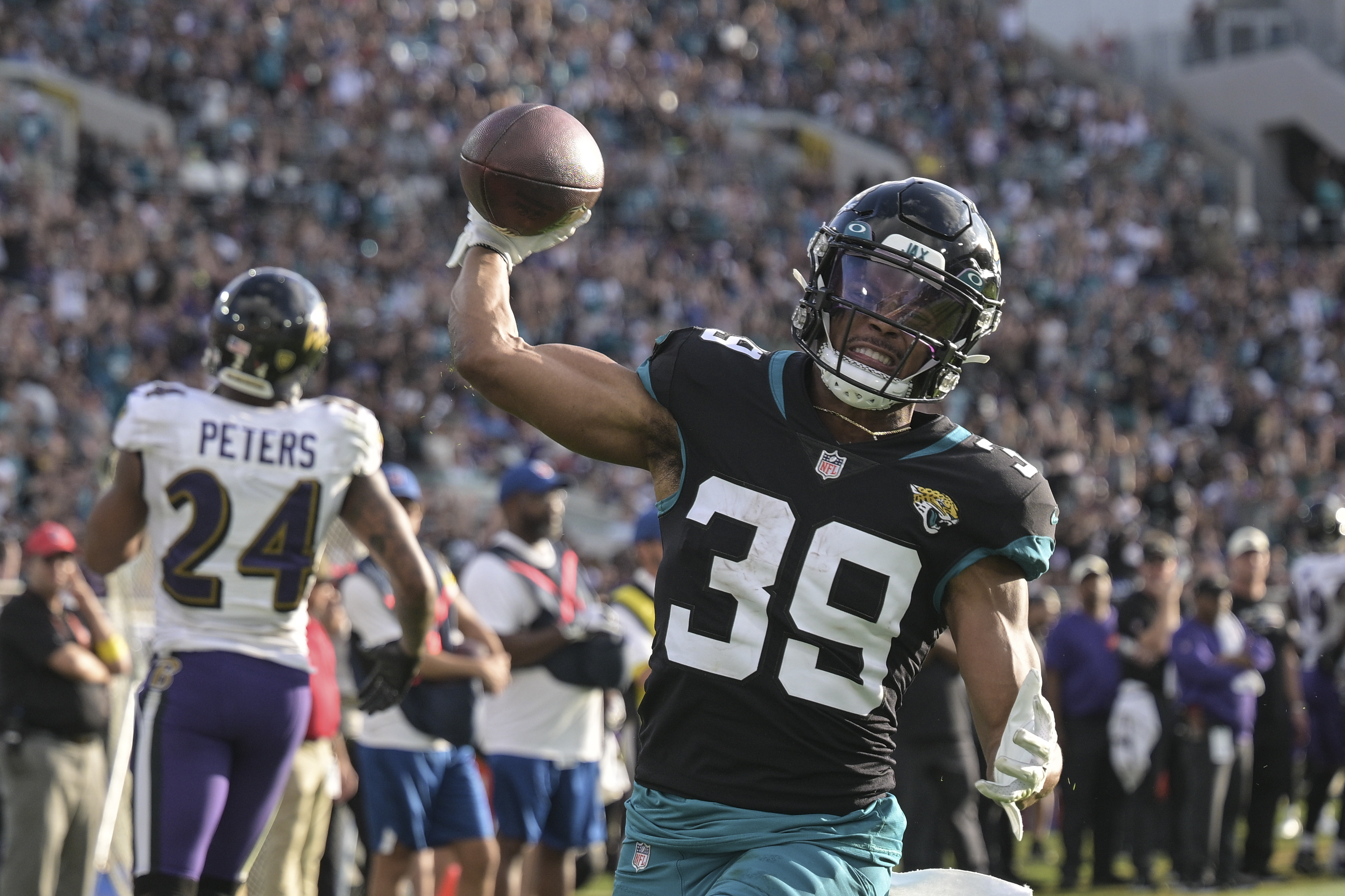 Can't-Miss Play: Jacksonville Jaguars wide receiver Marvin Jones Jr.'s  toe-tap TD catch brings Jaguars within one in final 0:15