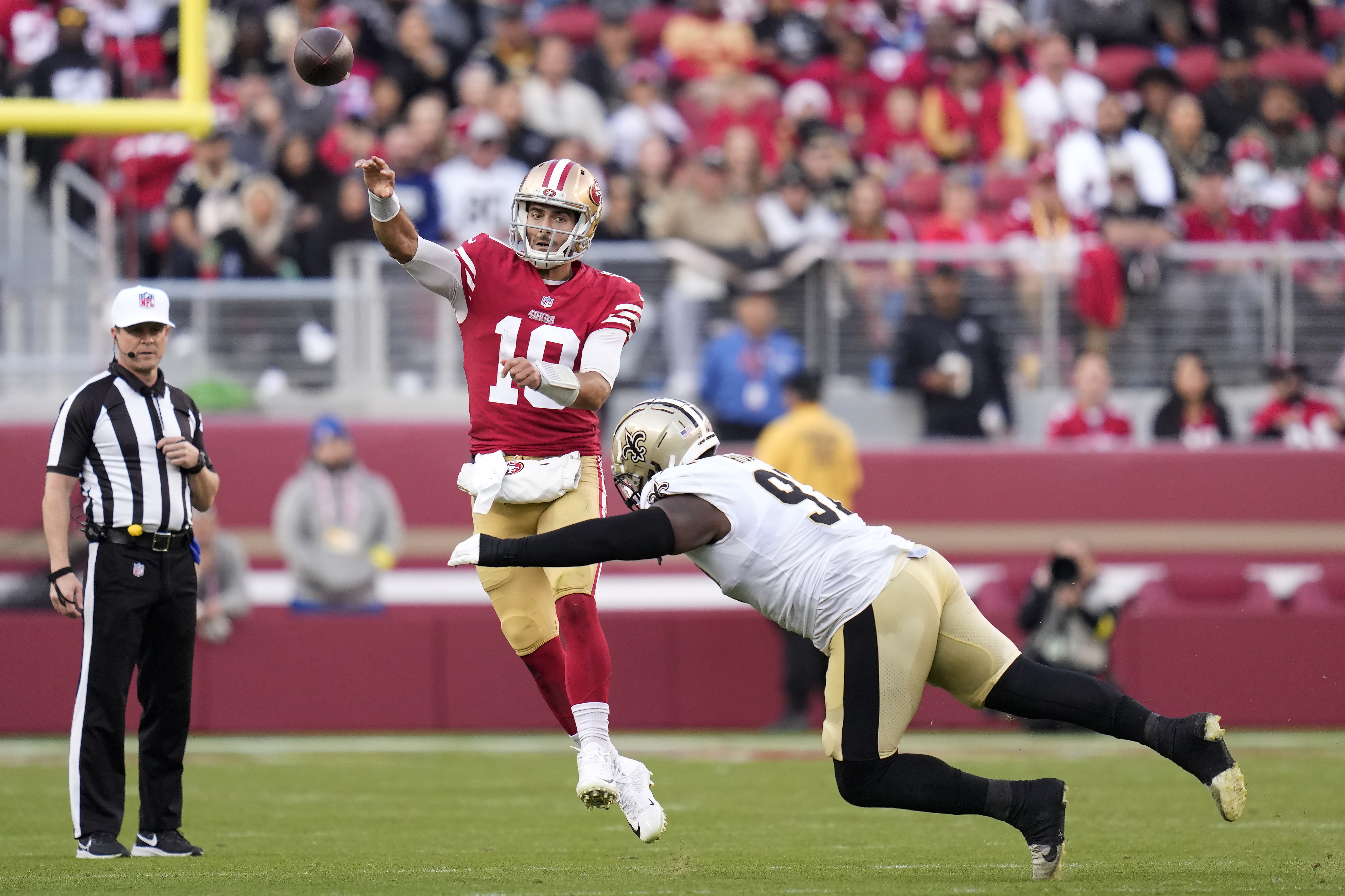 New Orleans Saints tight end Taysom Hill (7) runs during an NFL football  game against the San Francisco 49ers, Sunday, Nov.27, 2022, in Santa Clara,  Calif. (AP Photo/Scot Tucker Stock Photo - Alamy