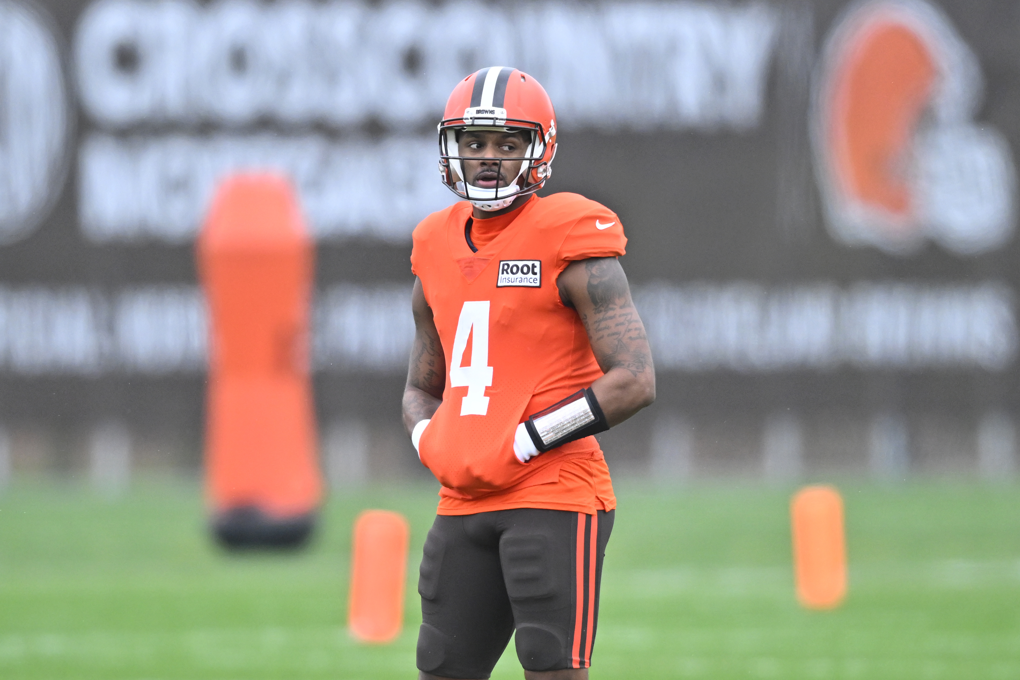 Deshaun Watson rewards Browns by also being awful on the field