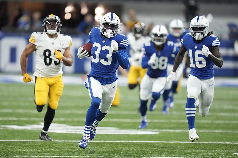Steelers use Snell's TD, late stop to down Colts
