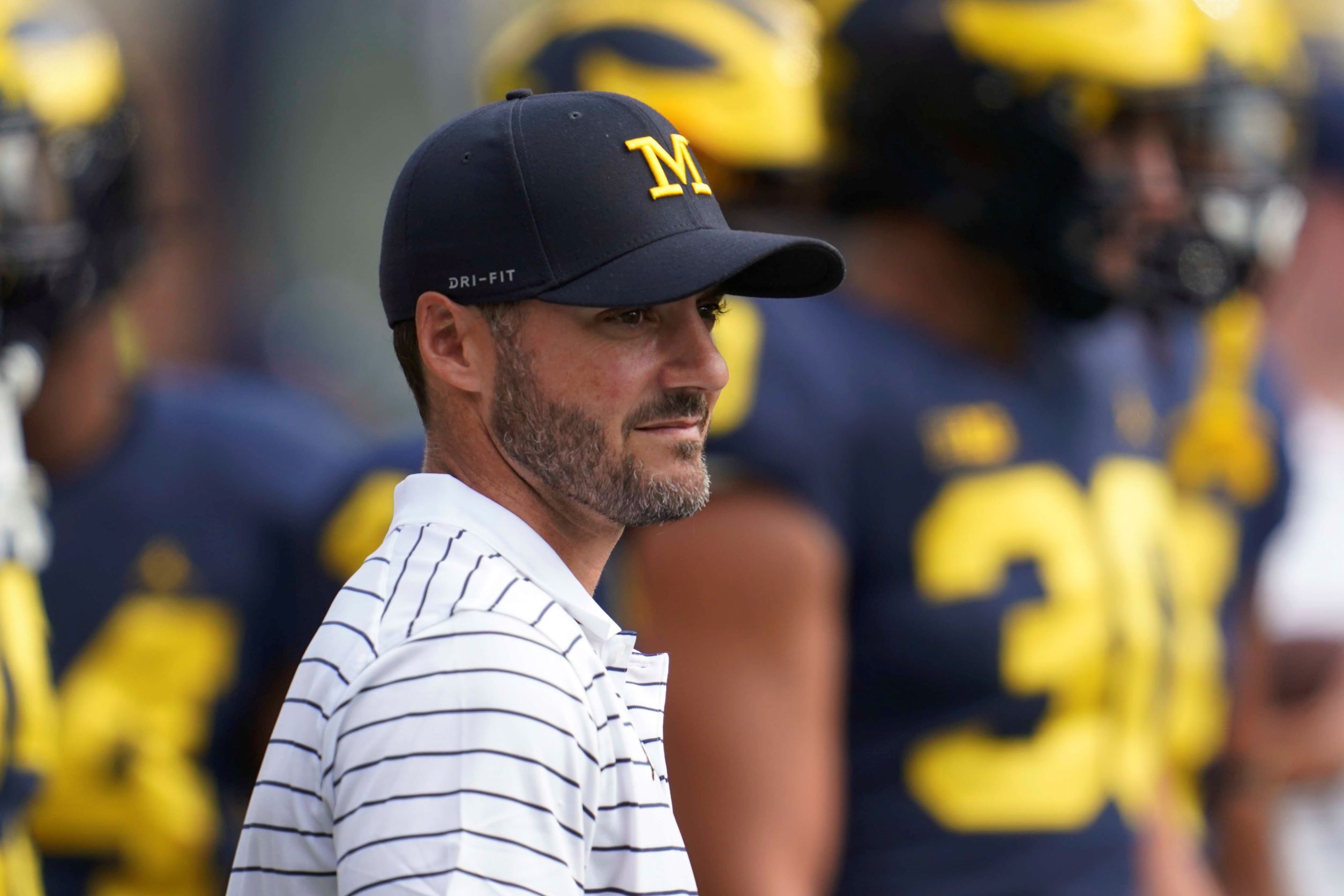 Michigan coordinator Jesse Minter named a finalist for Broyles Award - Vimarsana News