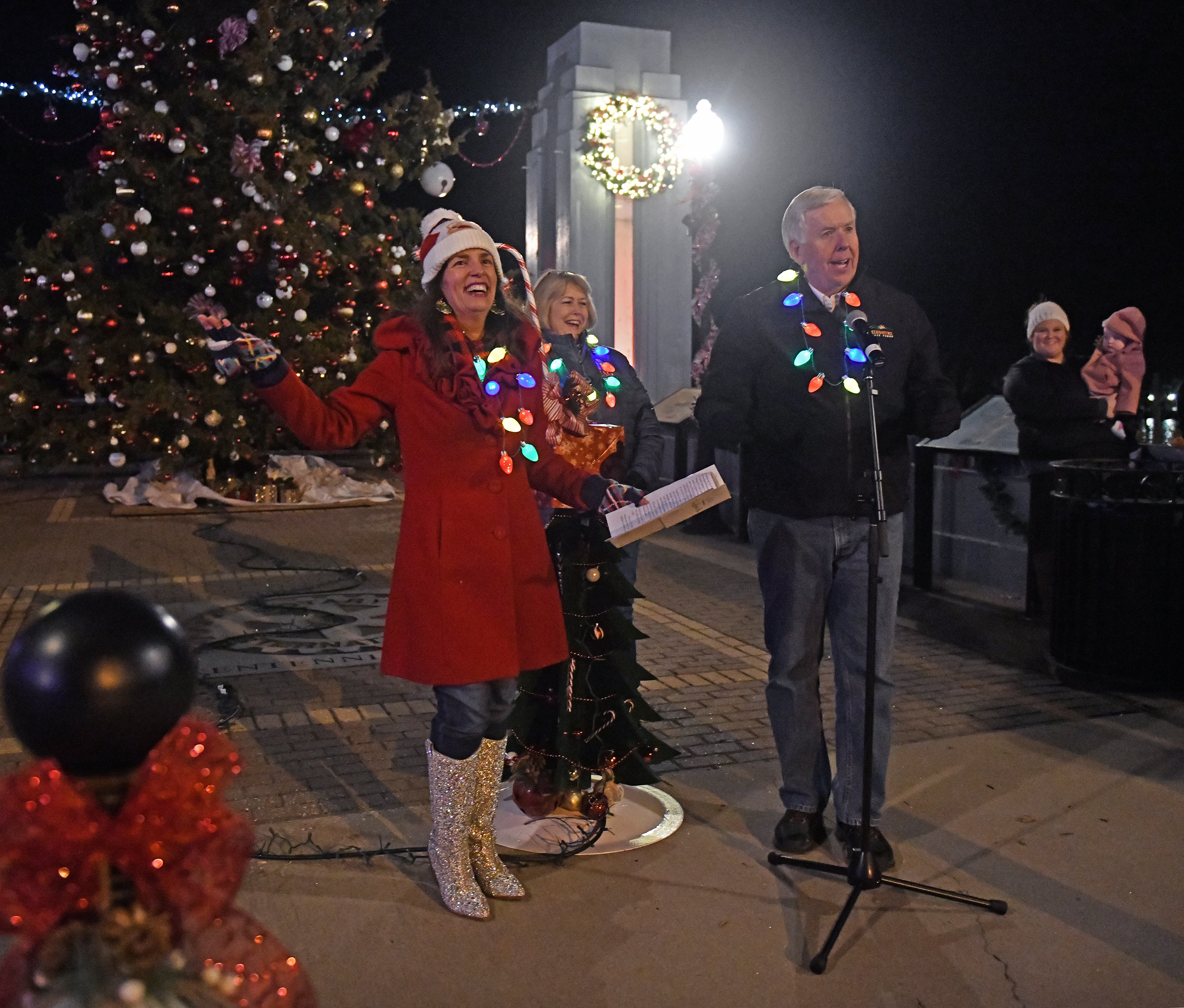 5th Avenue South Announces 45th Annual Christmas Walk and Tree Lighting  Ceremony