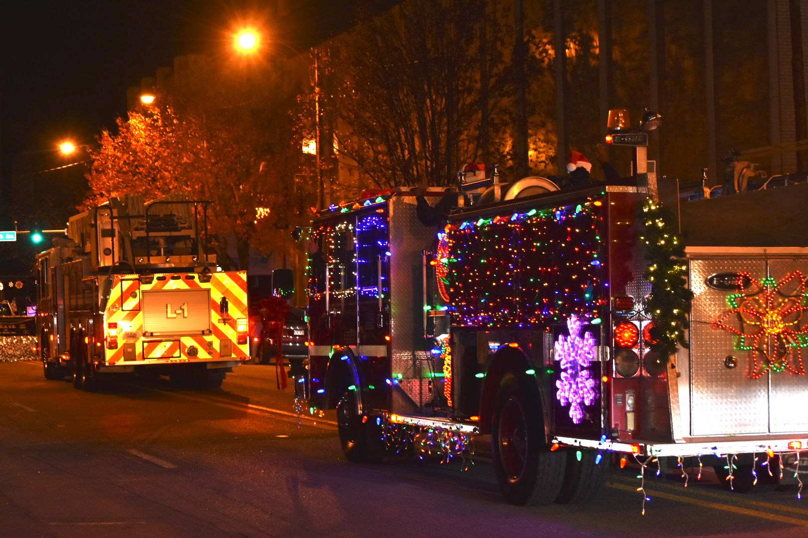 Pine Bluff kicks off holidays with parade The Arkansas Democrat