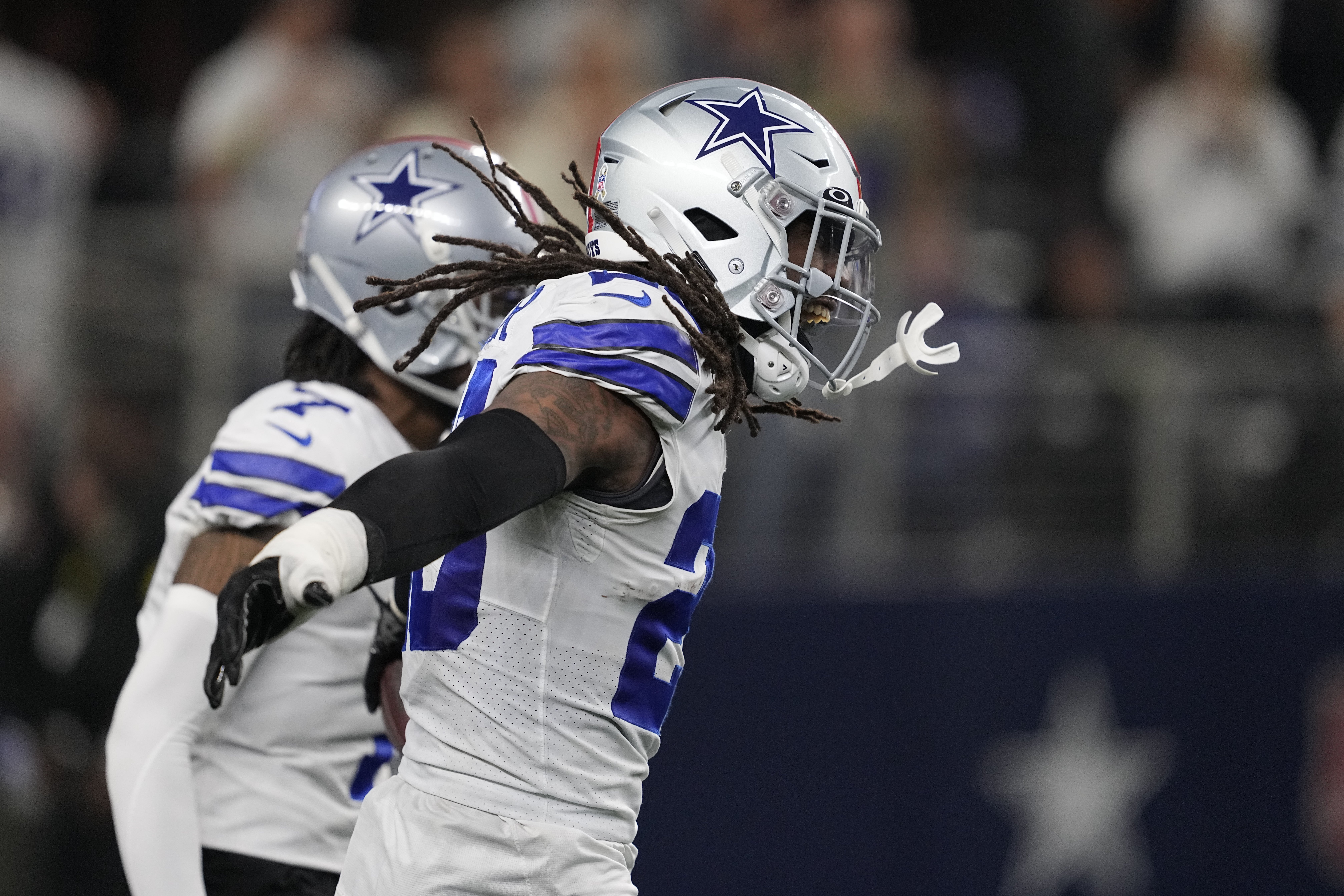 December 16, 2018: Dallas Cowboys linebacker Leighton Vander Esch (55)  during NFL football game action between the Dallas Cowboys and the  Indianapolis Colts at Lucas Oil Stadium in Indianapolis, Indiana.  Indianapolis defeated