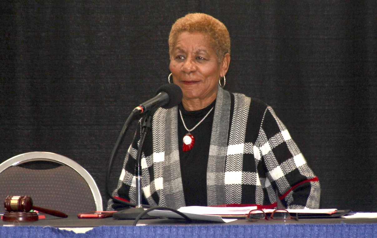 Pine Bluff mayor vetoes resolutions for bonuses, raises
