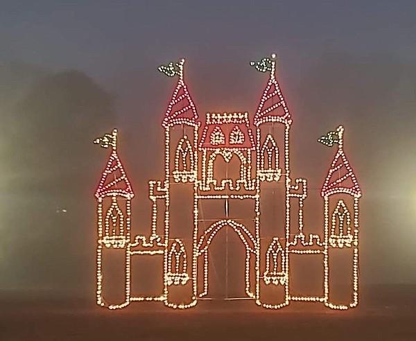 Holiday lights turned on after repairs - Vimarsana News