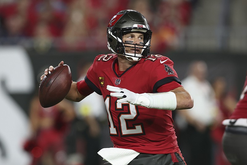Brady throws for 2 late TDs, Buccaneers beat Saints 1716 Hot Springs
