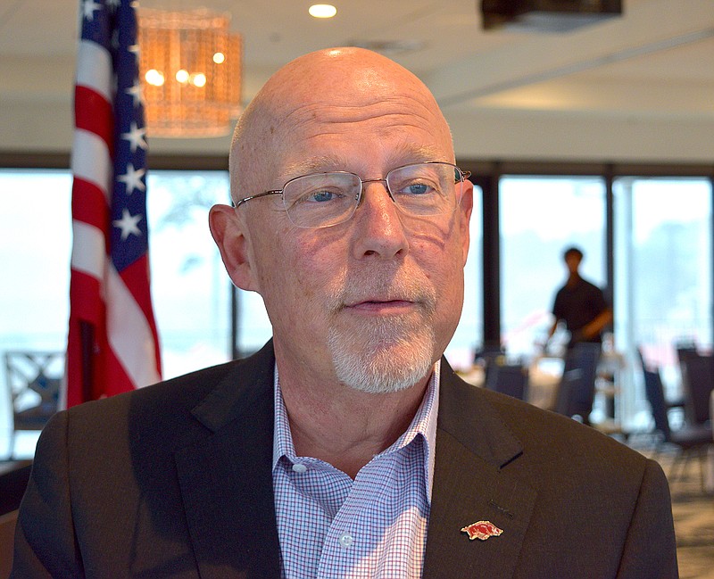 WATCH Voice of the Razorbacks speaks at Rotary