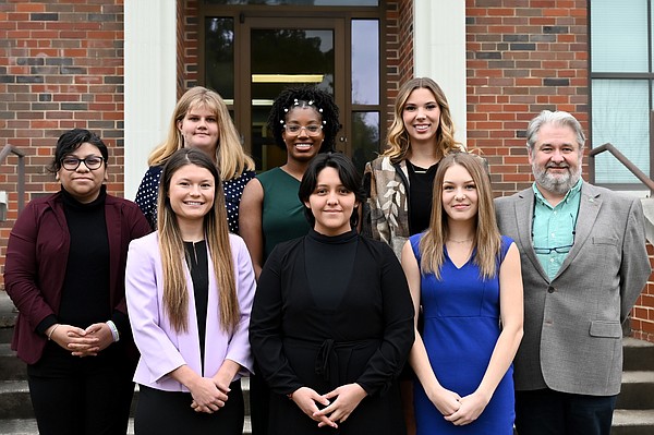 UAM debate team finishes - Vimarsana News