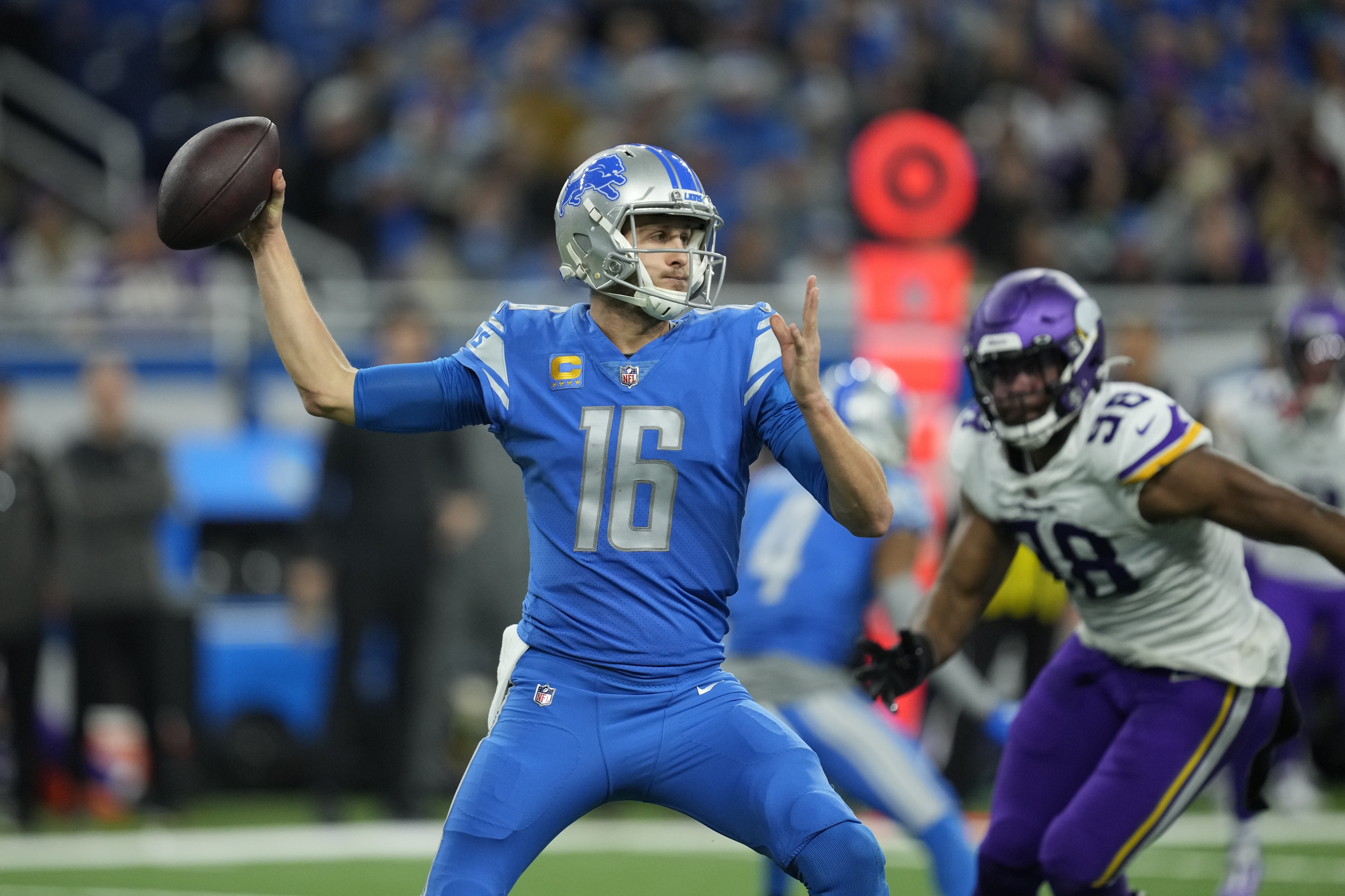 Detroit offense purrs behind Goff, wide receivers