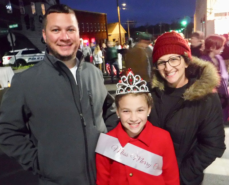 Gravette area residents enjoy Hometown Christmas on Main Westside