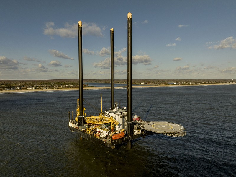 The lift boat off the beach near Wainscott, New York. MUST CREDIT: Bloomberg photo by Johnny Milano.