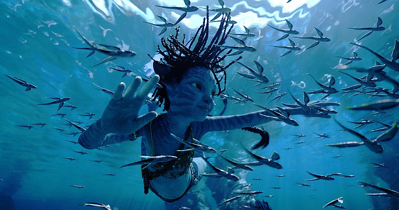En esta imagen proporcionada por 20th Century Studios, Trinity Bliss en el papel de Tuk en una escena de "Avatar: The Way of Water". (20th Century Studios vía AP)