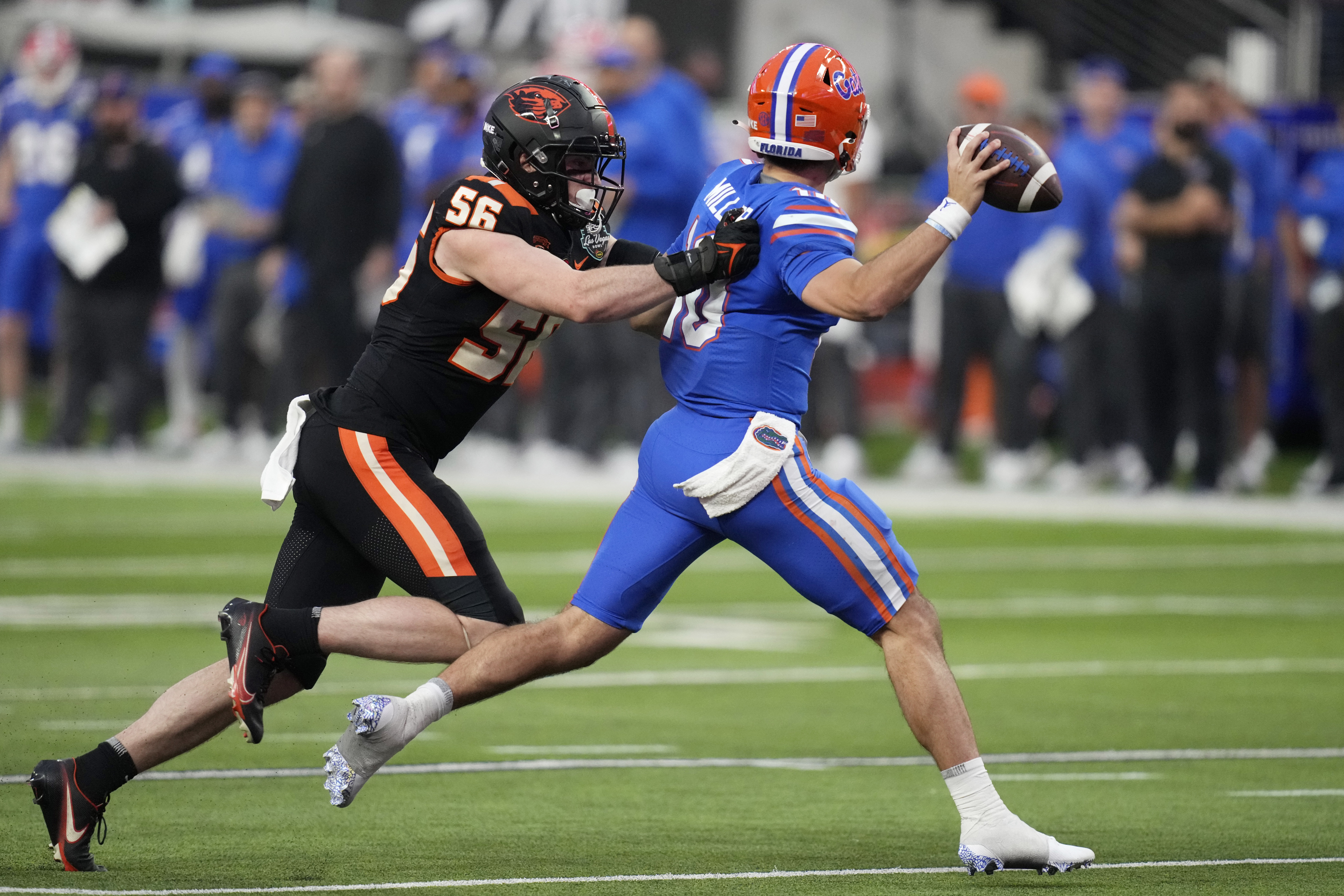 Oregon State wins Las Vegas Bowl 30-3 over Florida