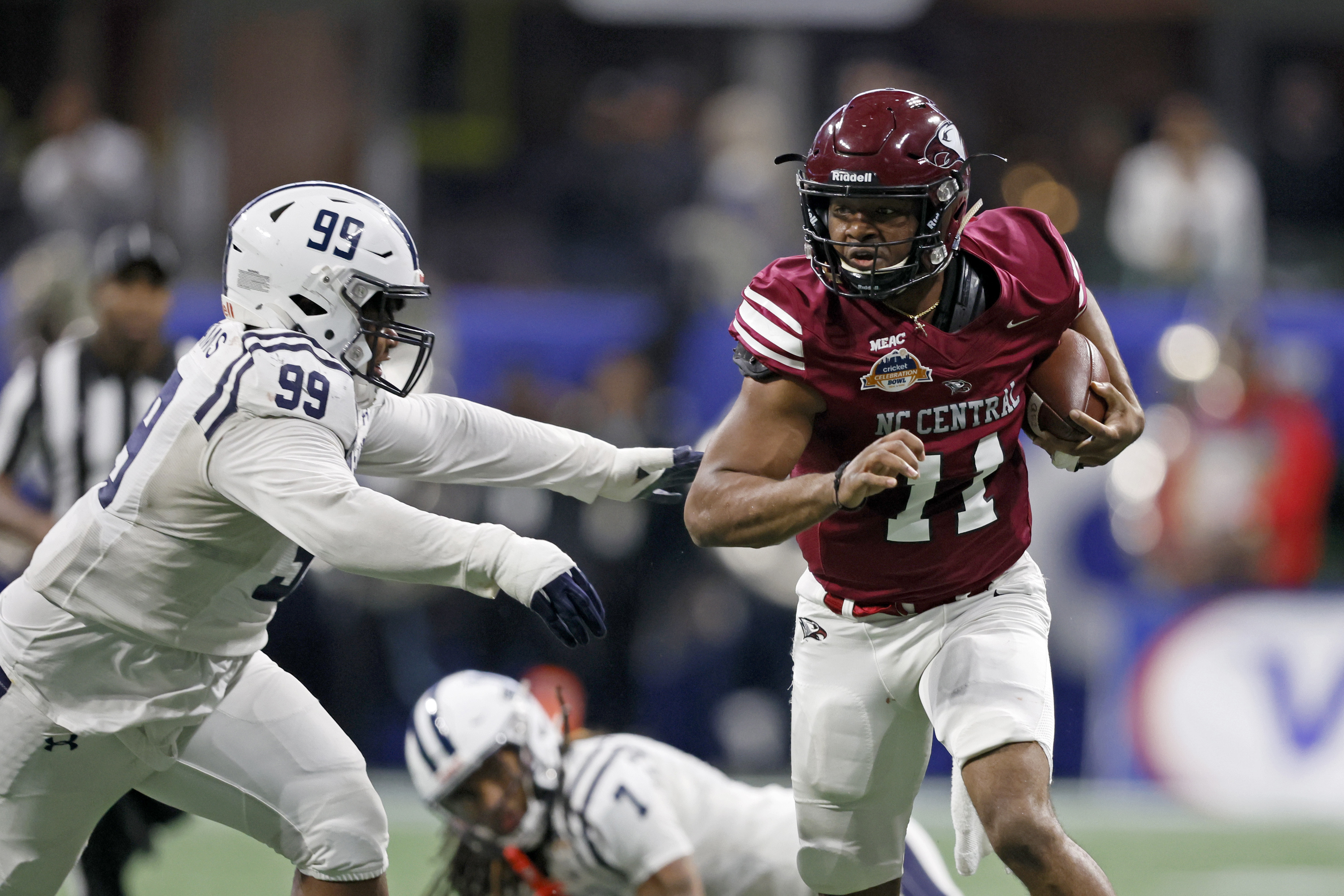 Louisville takes down Cincinnati in inaugural Fenway Bowl