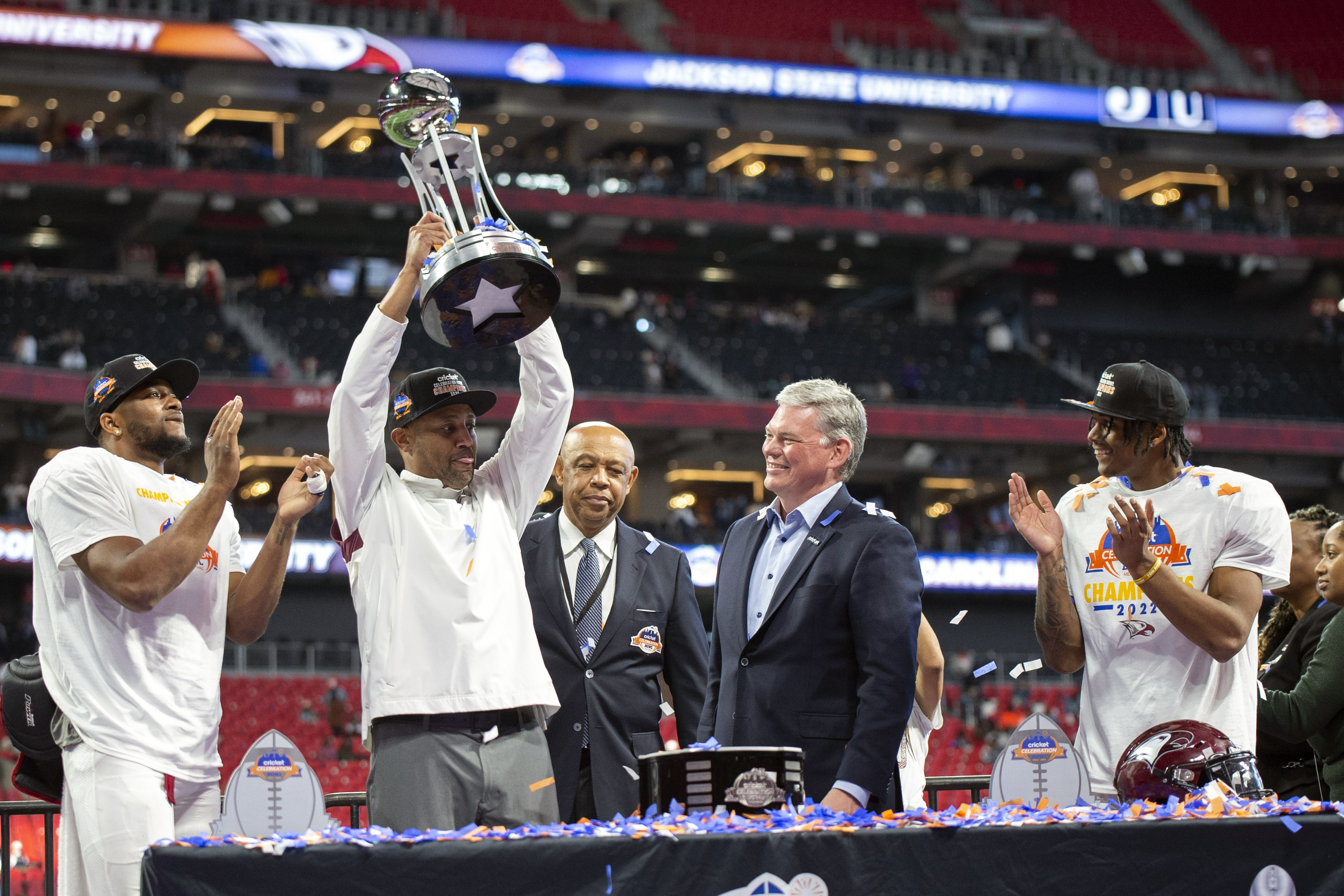 Louisville takes down Cincinnati in inaugural Fenway Bowl