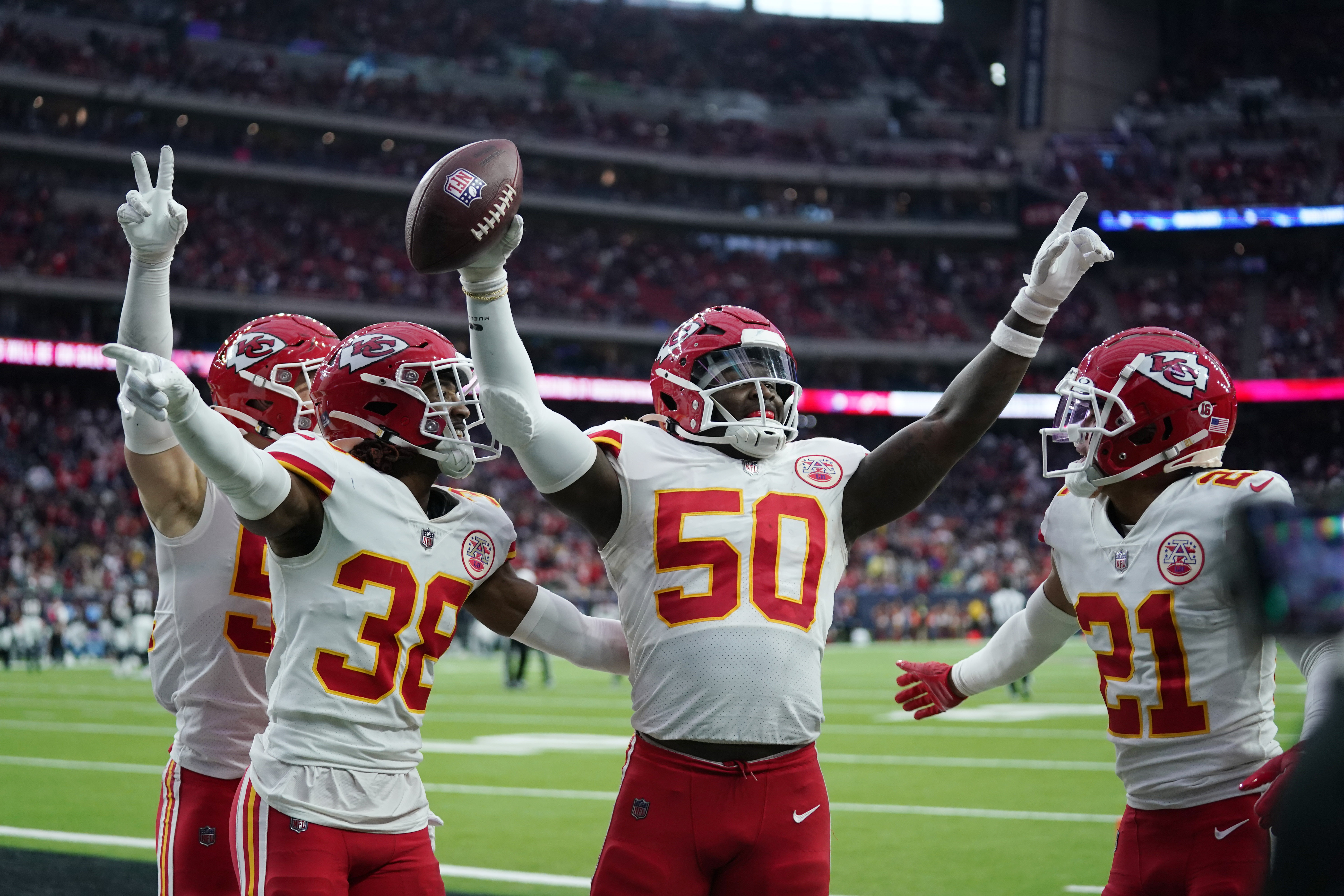 Kansas City Chiefs' fifth straight win preserves lead in jumbled AFC West  race