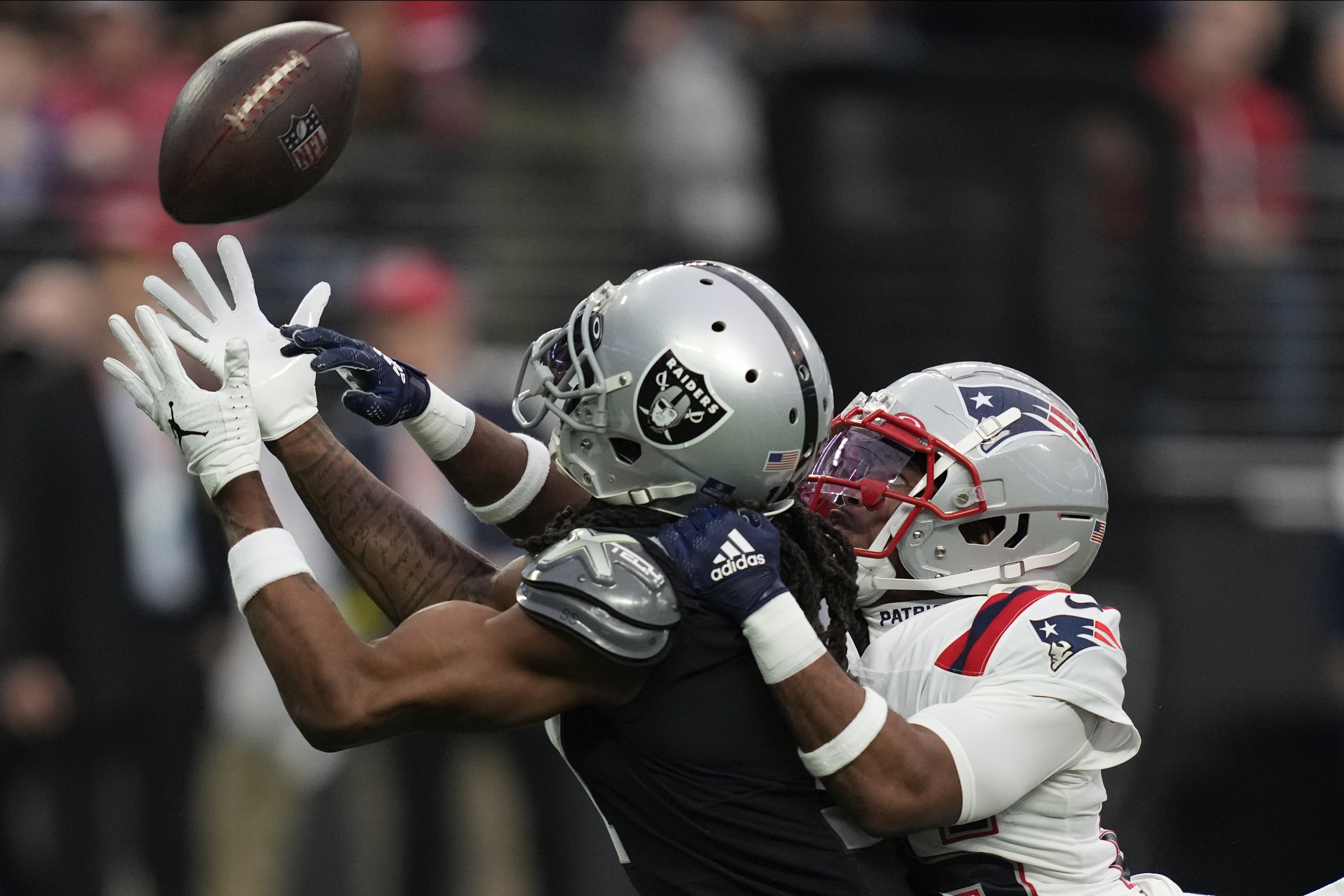 Raiders hit jackpot after Patriots' gamble falls flat