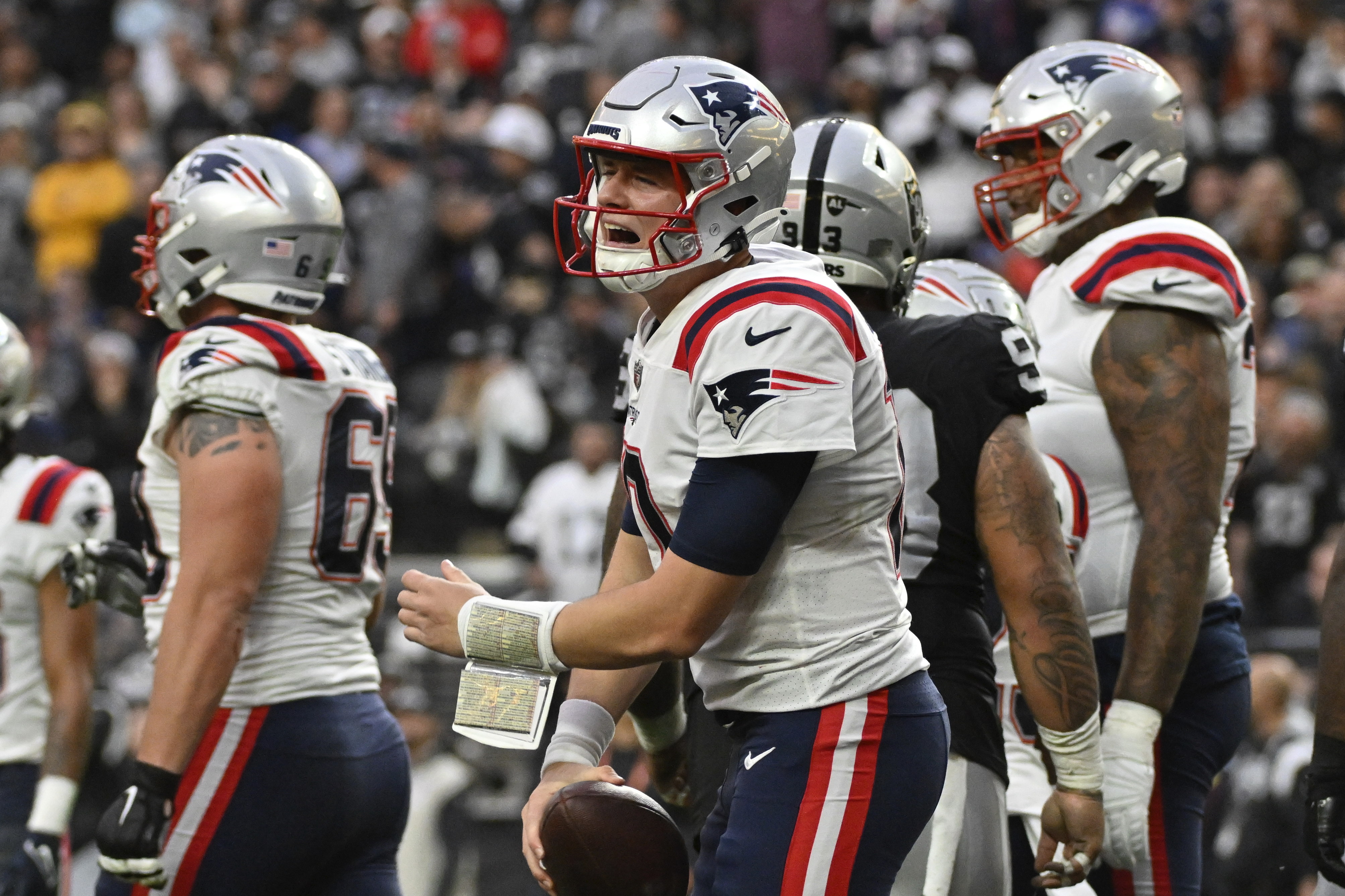 Raiders hit jackpot after Patriots' gamble falls flat