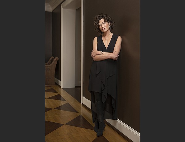 Breaking barriers: Singer-songwriter Amy Grant awarded Kennedy Center Honors for songs spanning genres, generations - Vimarsana News