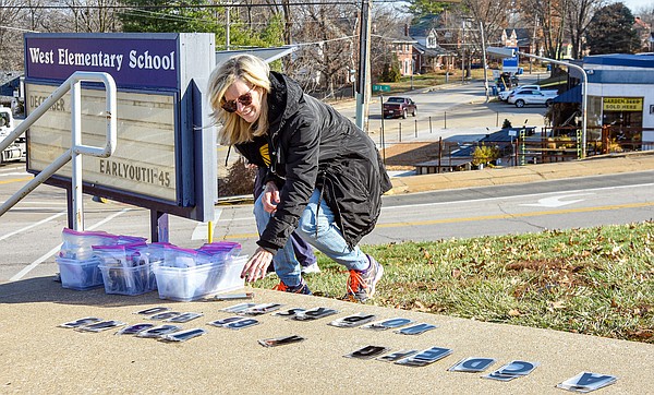 Couple sign up for sign duty - Vimarsana News