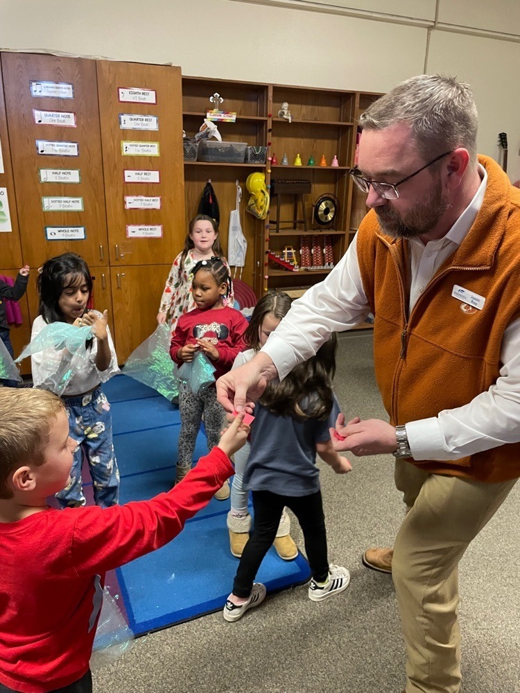 Farmers Bank visits East Side Elementary during the Holiday season