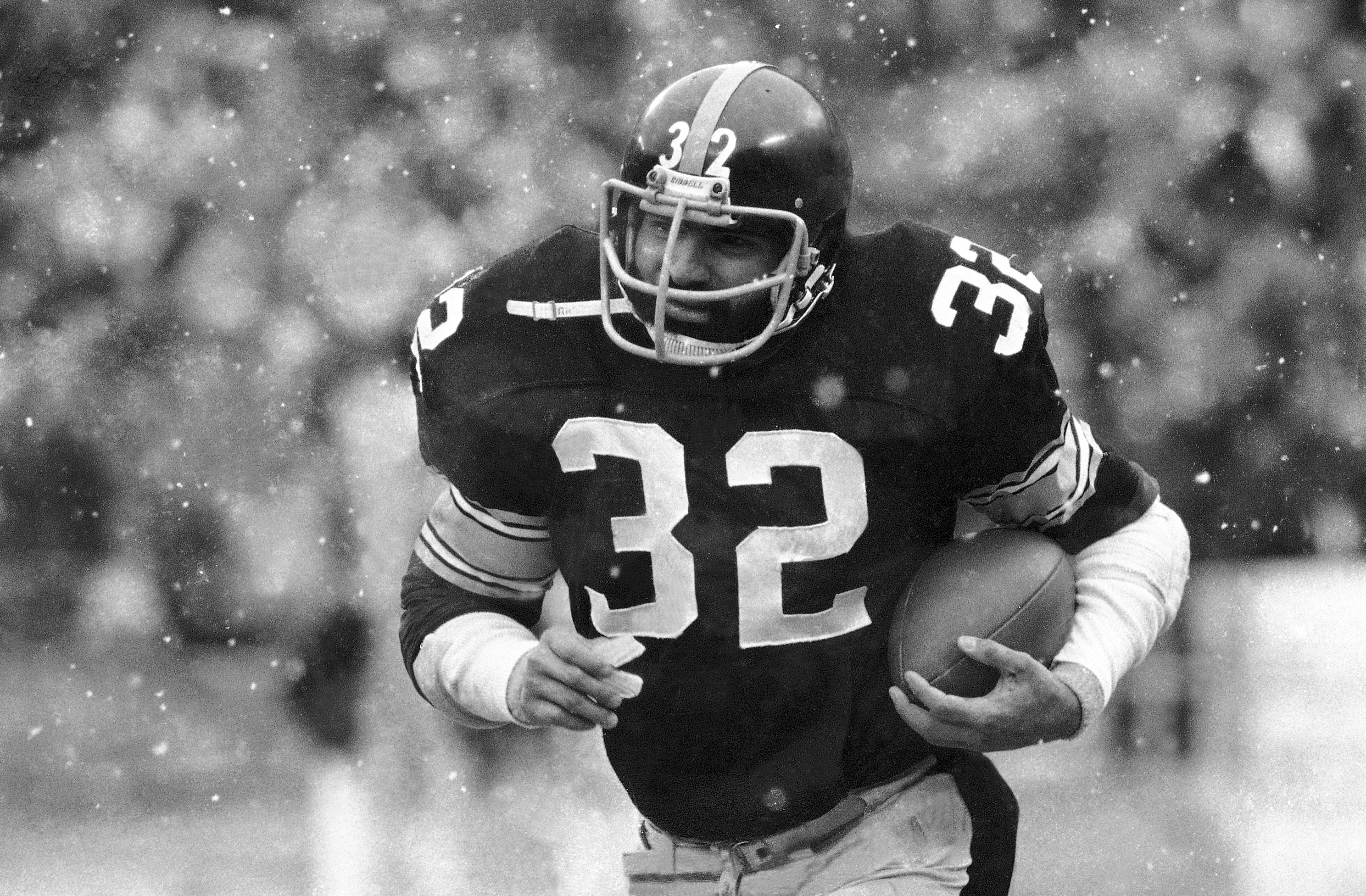 PITTSBURGH, PA - DECEMBER 24: Former Pittsburgh Steelers running back  Frenchy Fuqua waves a terrible towel during the national football league  game between the Las Vegas Raiders and the Pittsburgh Steelers on