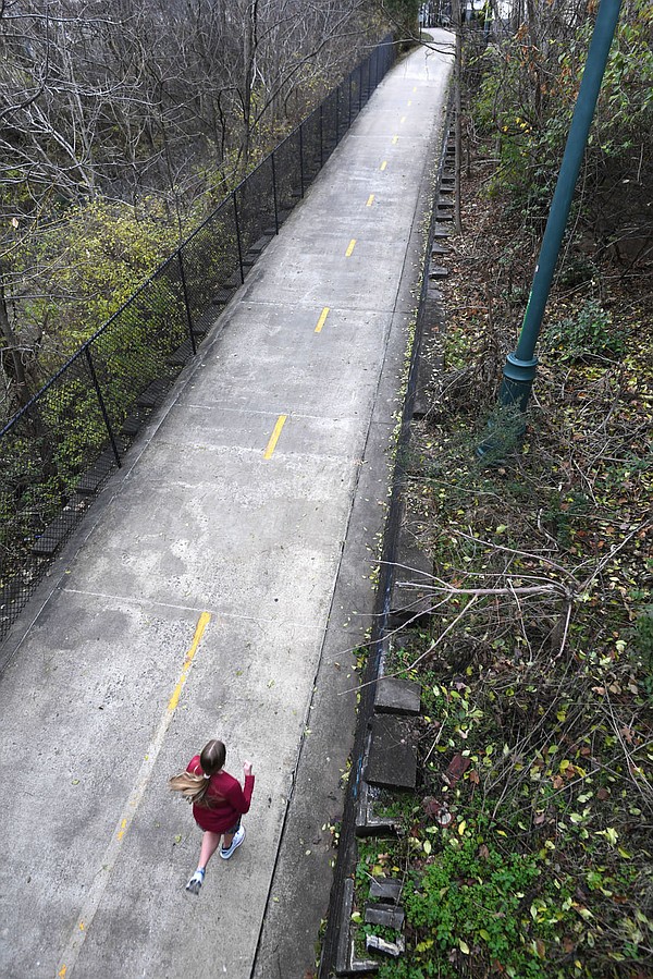 Razorback Greenway kept clean city crews, volunteers in Northwest Arkansas - Vimarsana News
