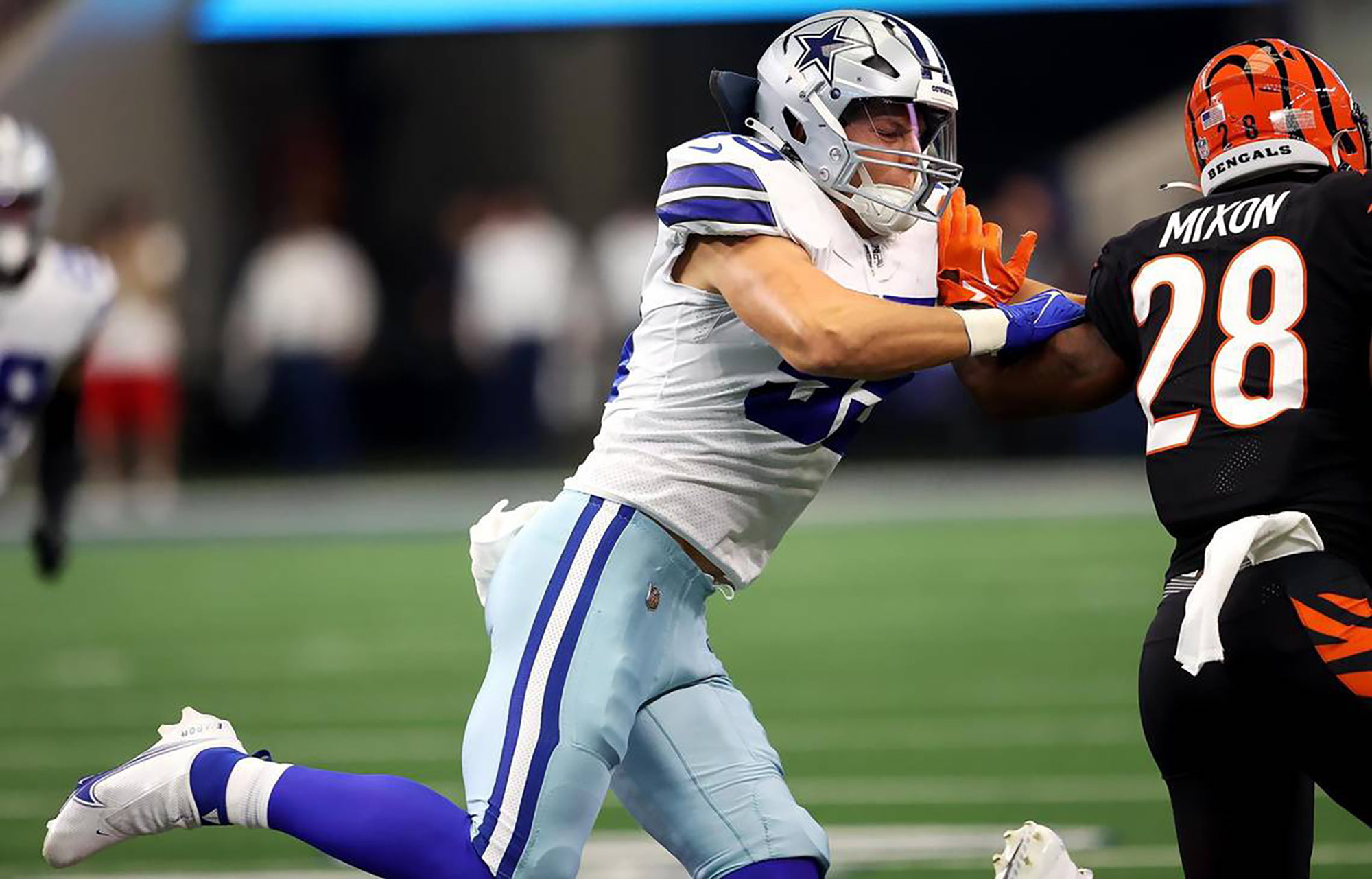 Cowboys Decline 5th-Year Option For Vander Esch