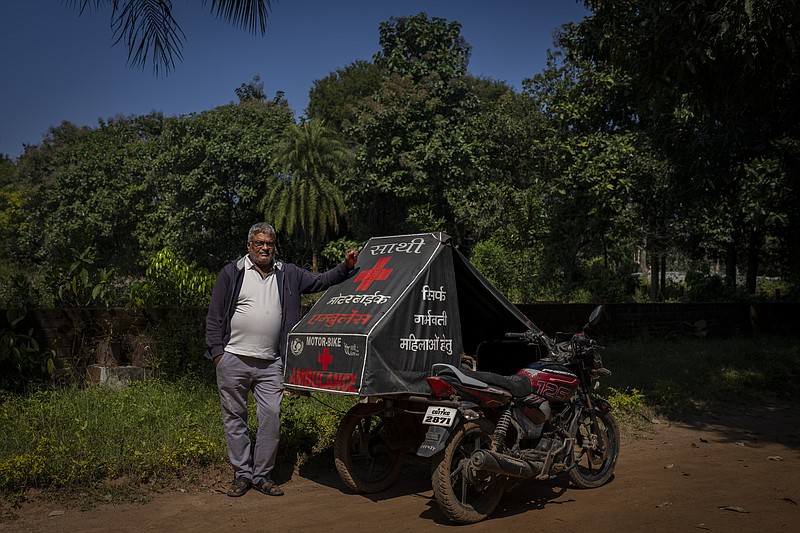 Jawa Bike poses for men | Poses for men, Poses, Photography posing guide
