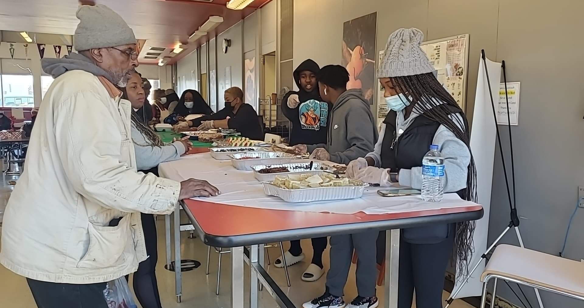 Pine Bluff hosts Christmas potluck
