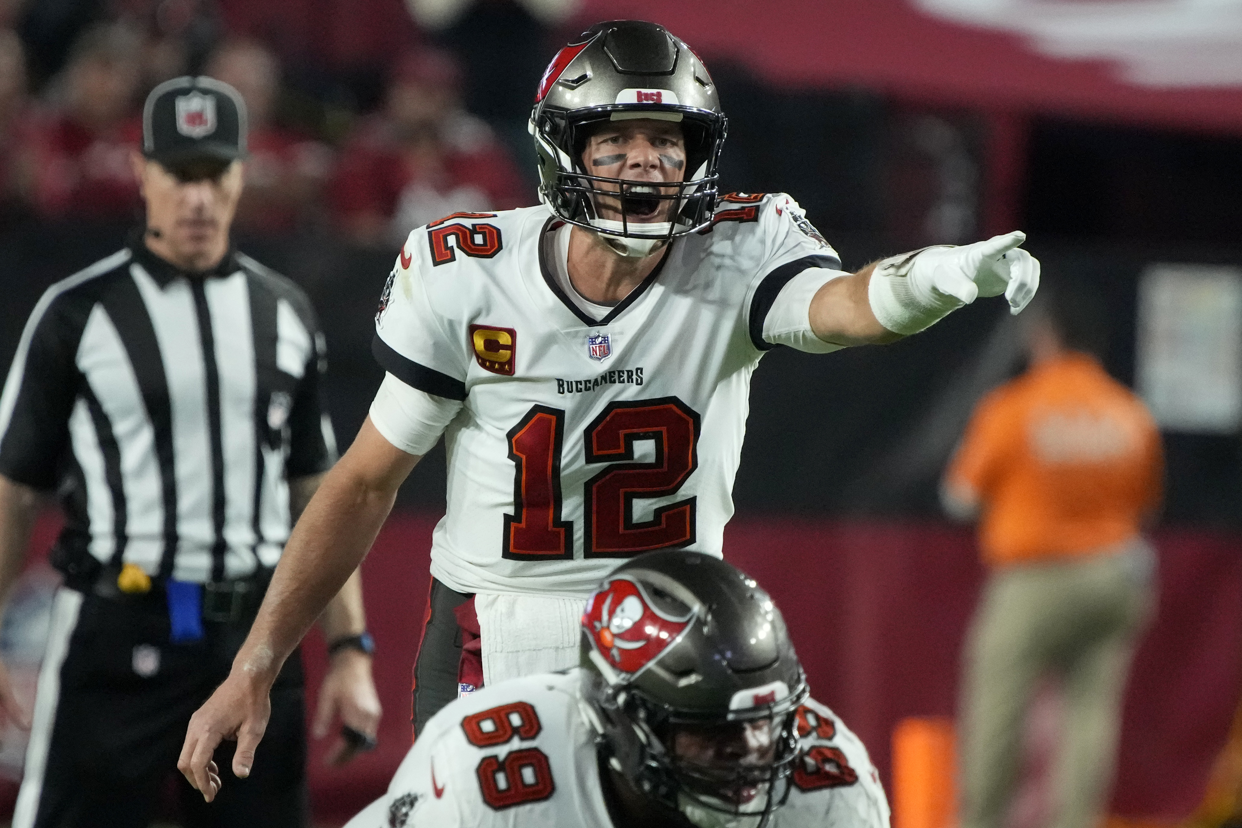 Tampa stays atop NFC South race