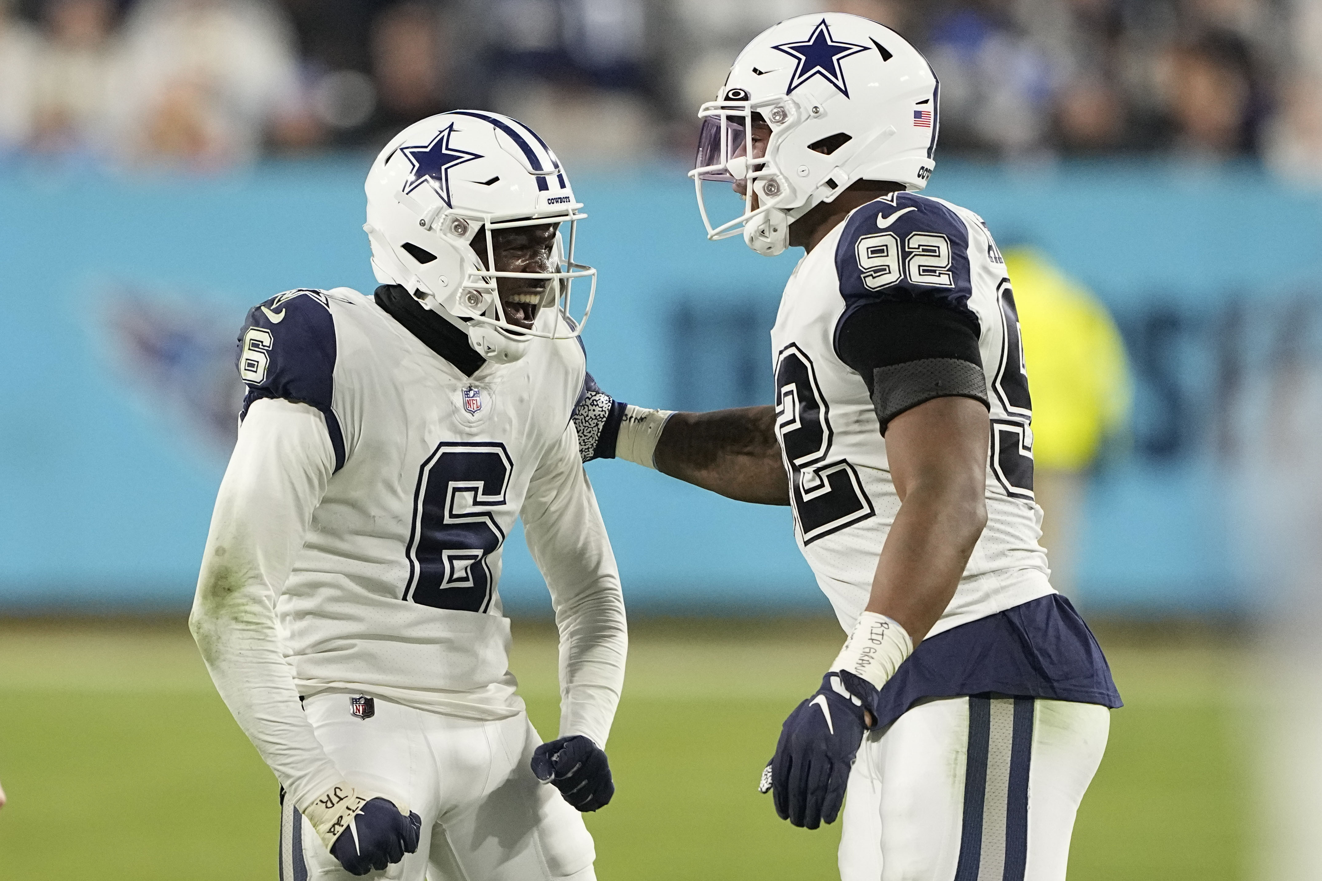 Tennessee Titans' Joshua Dobbs throws first career TD in tight Dallas  Cowboys game