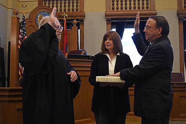 Cole County officials swear in; promise to uphold the constitution and conduct themselves properly - Vimarsana News