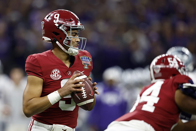 Young throws 5 TDs, Alabama wins Sugar Bowl