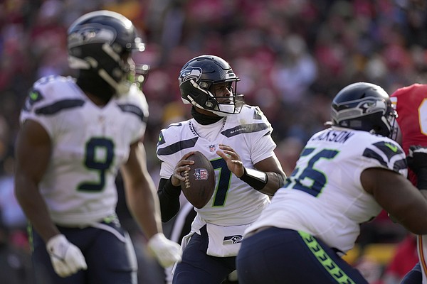 Seahawks Seek to Maintain Momentum Against Tough Bears Defense in Thursday Night Showdown