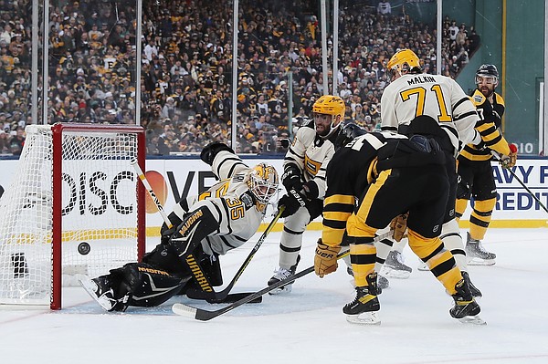 Fenway on full display for the NHL Winter Classic between the Bruins and  Penguins.